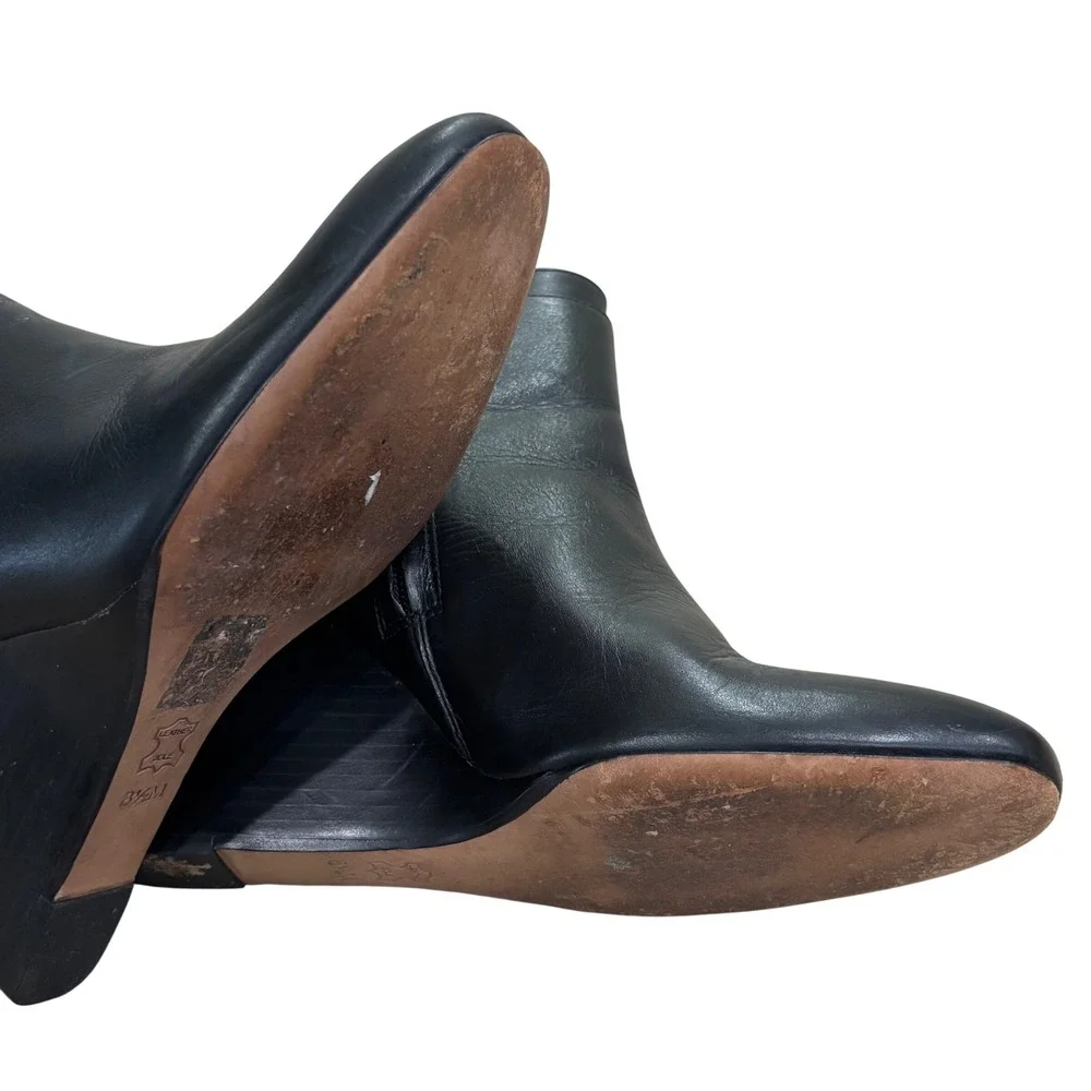 Tory Burch Black Leather Wedge Ankle Boots Gold Buckle Logo‎ 8.5M 5930118